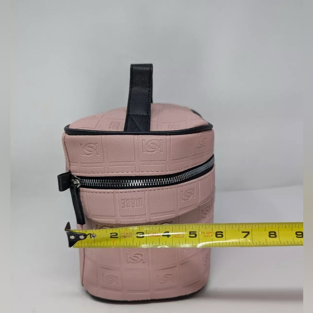 ❌SALE❌Bebe Soft Train Quilted Case Faux Leather Makeup Travel Bag Large Size.NWT - Picture 12 of 12
